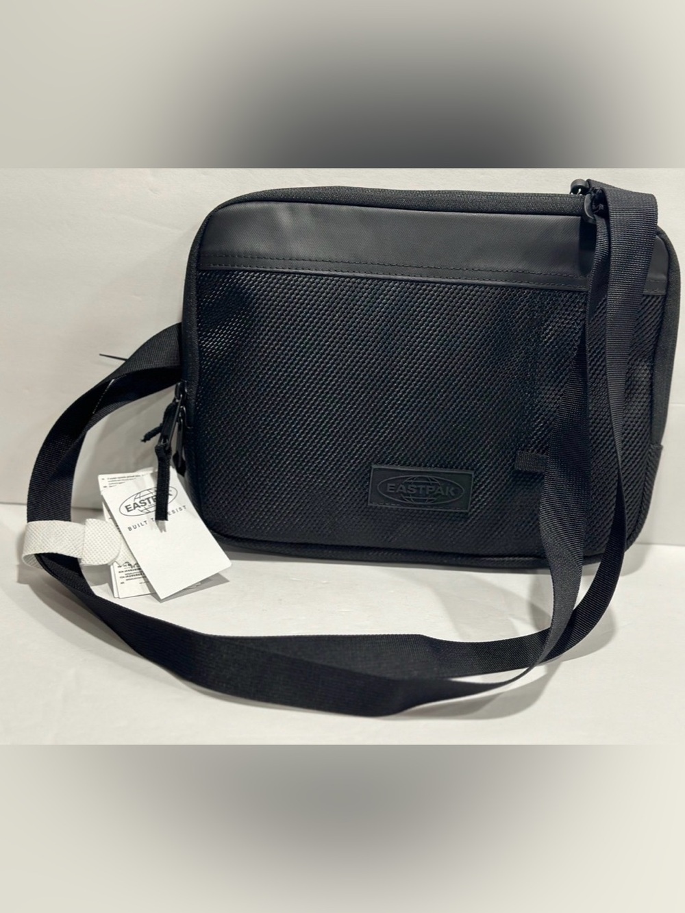 Eastpak Ivon 96Q Cnnct. Black Crossbody /shoukder Bag